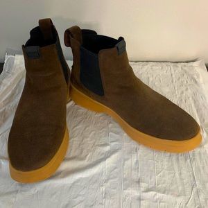 Men’s Cole Hahn Chelsea suede boot Grand.os comfort technology.